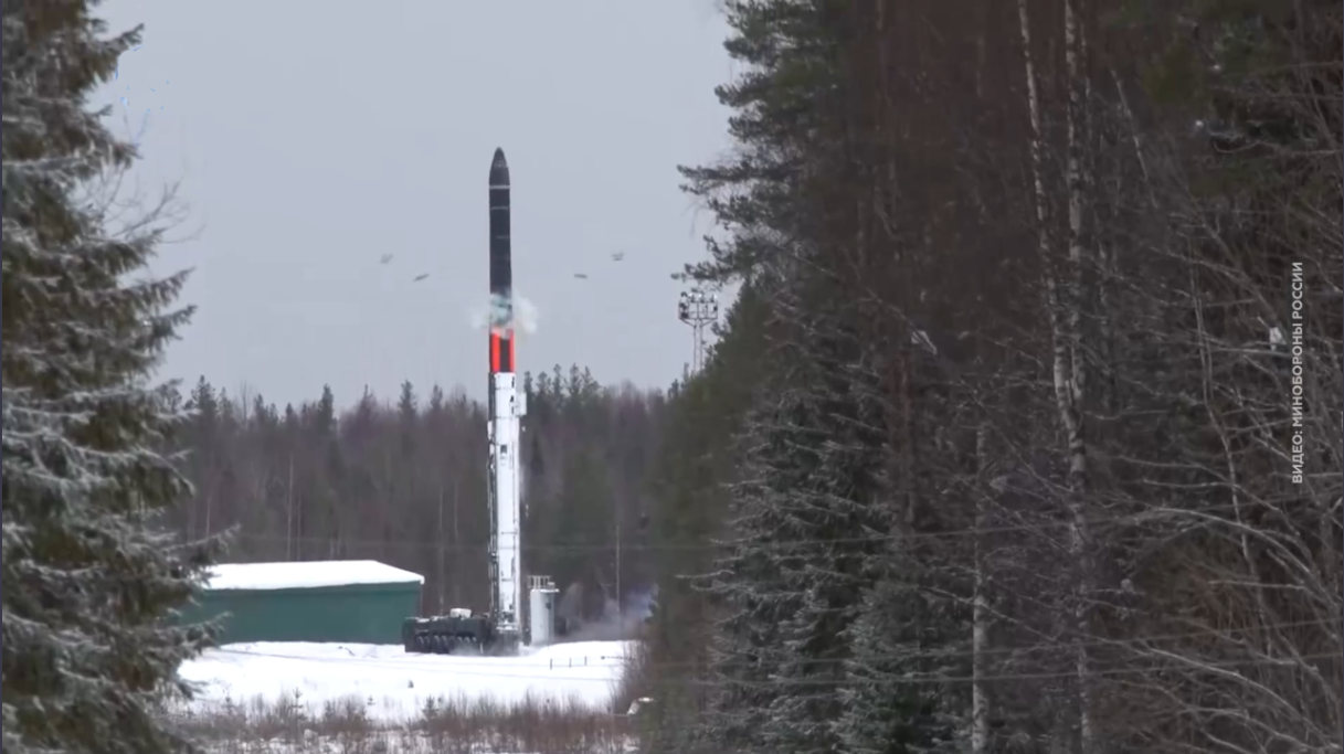 Snimak ekrana lansiranja IRBM RS-26 „Rubež“